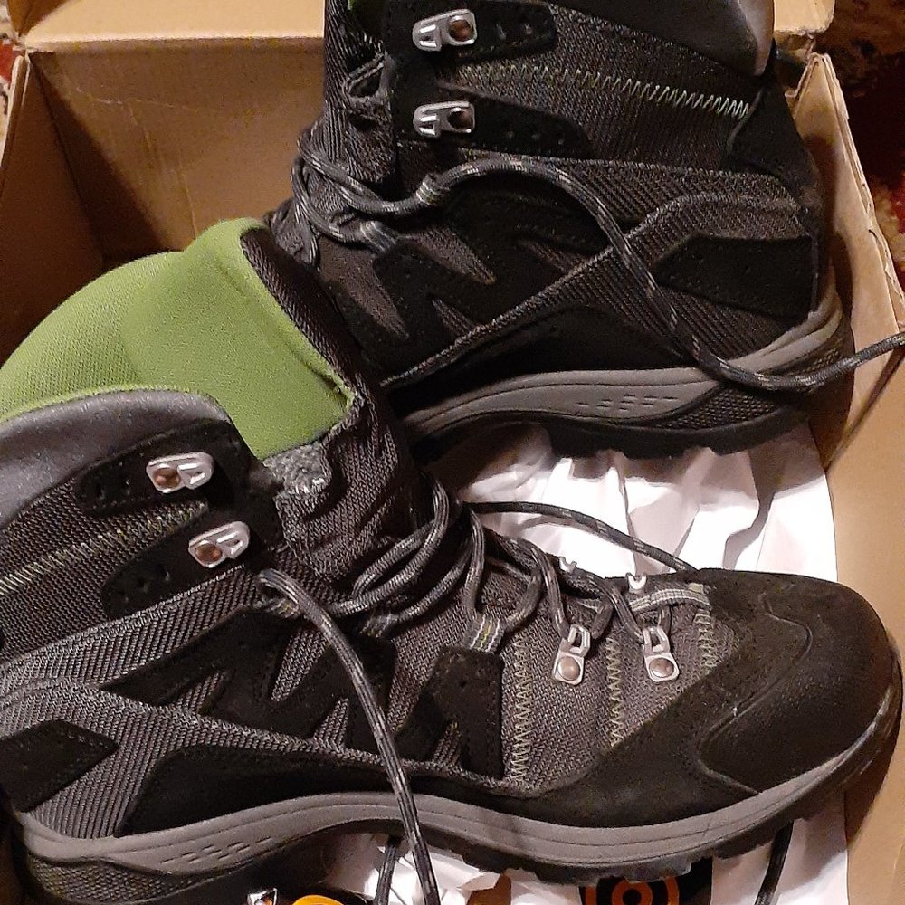 Asolo Neutron hiking boots men's size 9 black gunmetal English ivy